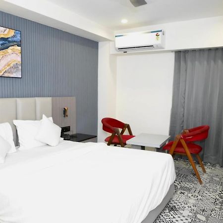 Hotel Dream Ahmedabad Bagian luar foto