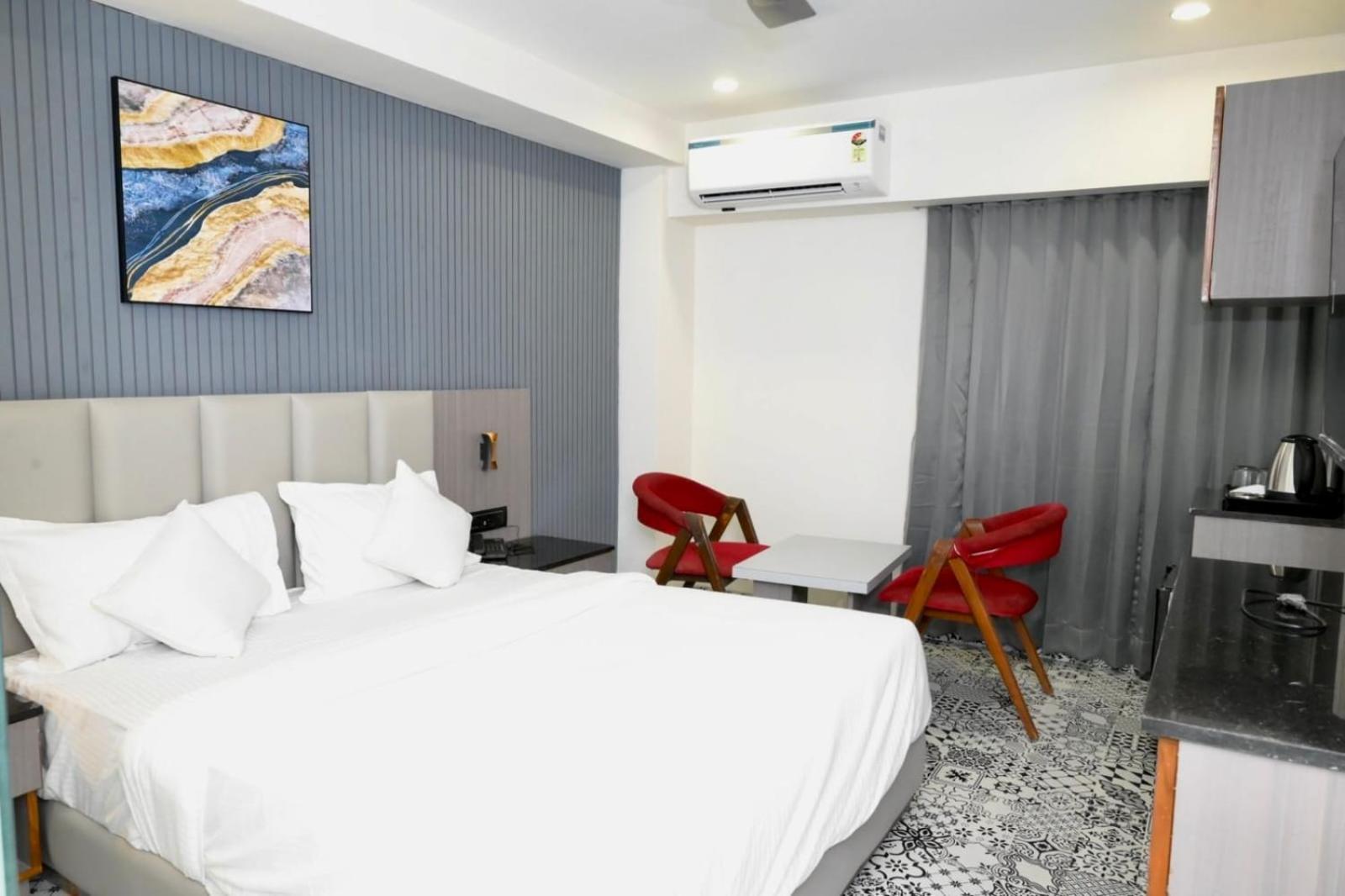 Hotel Dream Ahmedabad Bagian luar foto