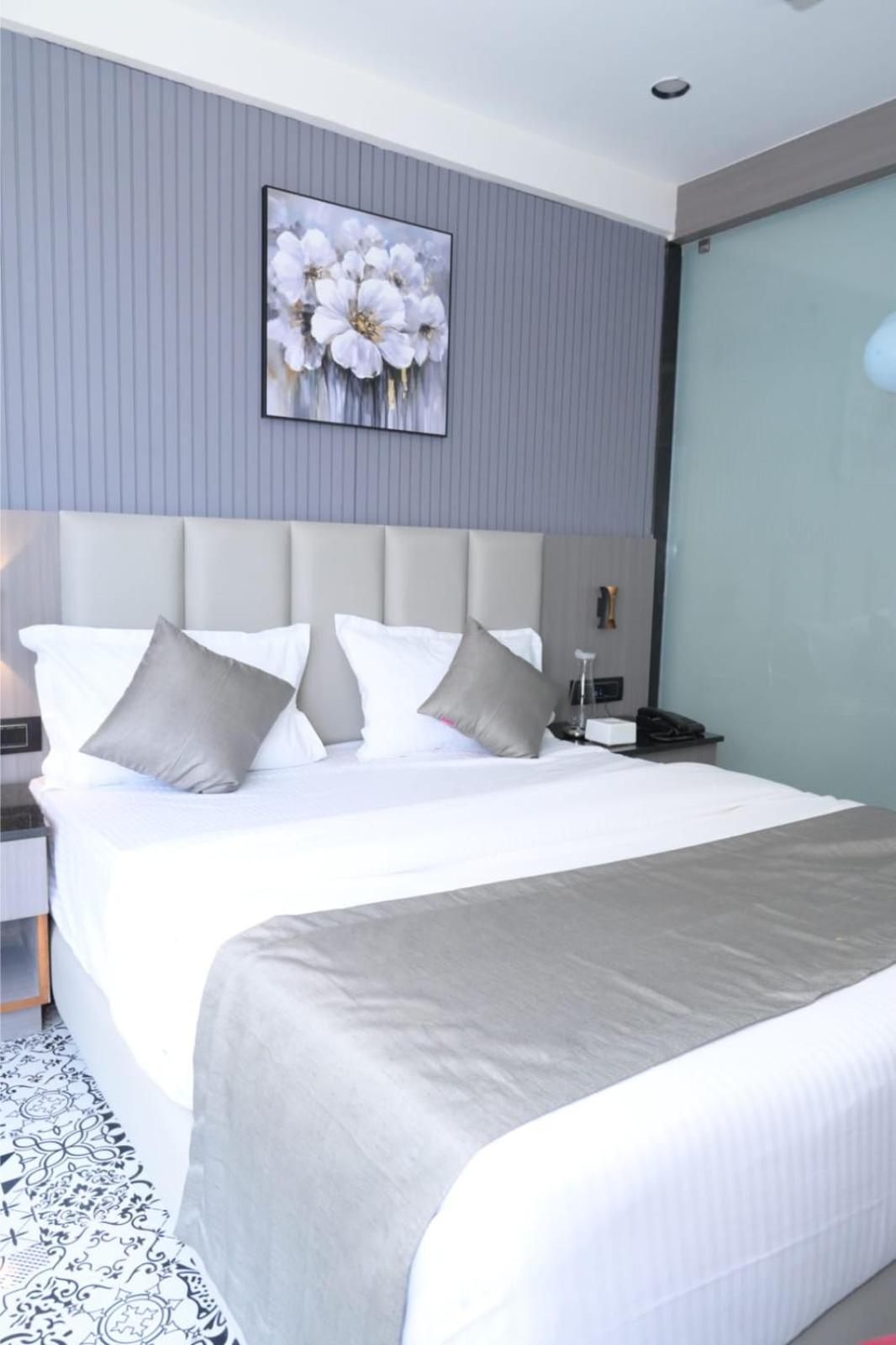 Hotel Dream Ahmedabad Bagian luar foto
