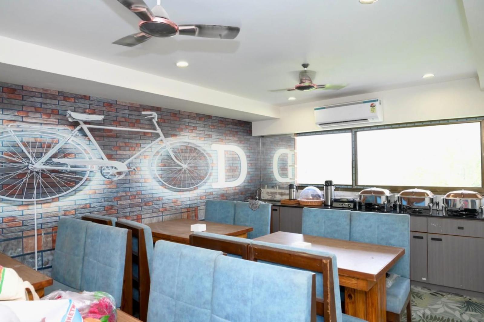 Hotel Dream Ahmedabad Bagian luar foto