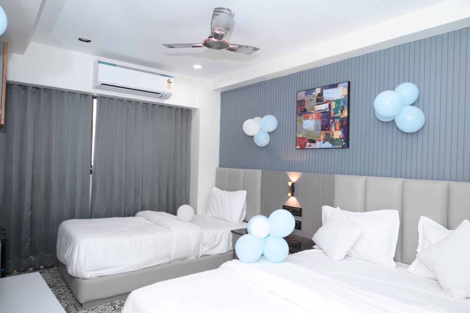 Hotel Dream Ahmedabad Bagian luar foto
